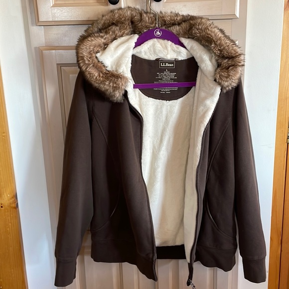 L.L. Bean Tops - L.L. Bean “Sherpa” Lined Faux Fur Sweatshirt Zip-Up Hoodie. Size L